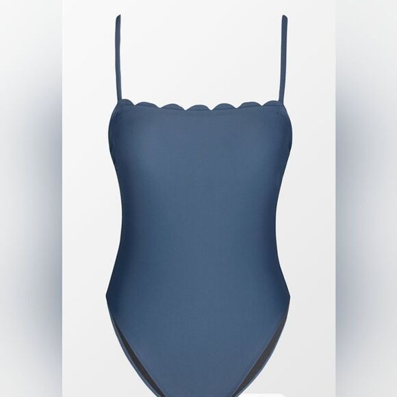 Cupshe full coverage scalloped square neckline one piece swimsuit size medium - Picture 1 of 8